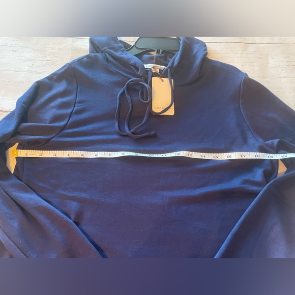 Green Envelope Medium Blue Navy Pullover hooded light weight Fall essential - Picture 8 of 9
